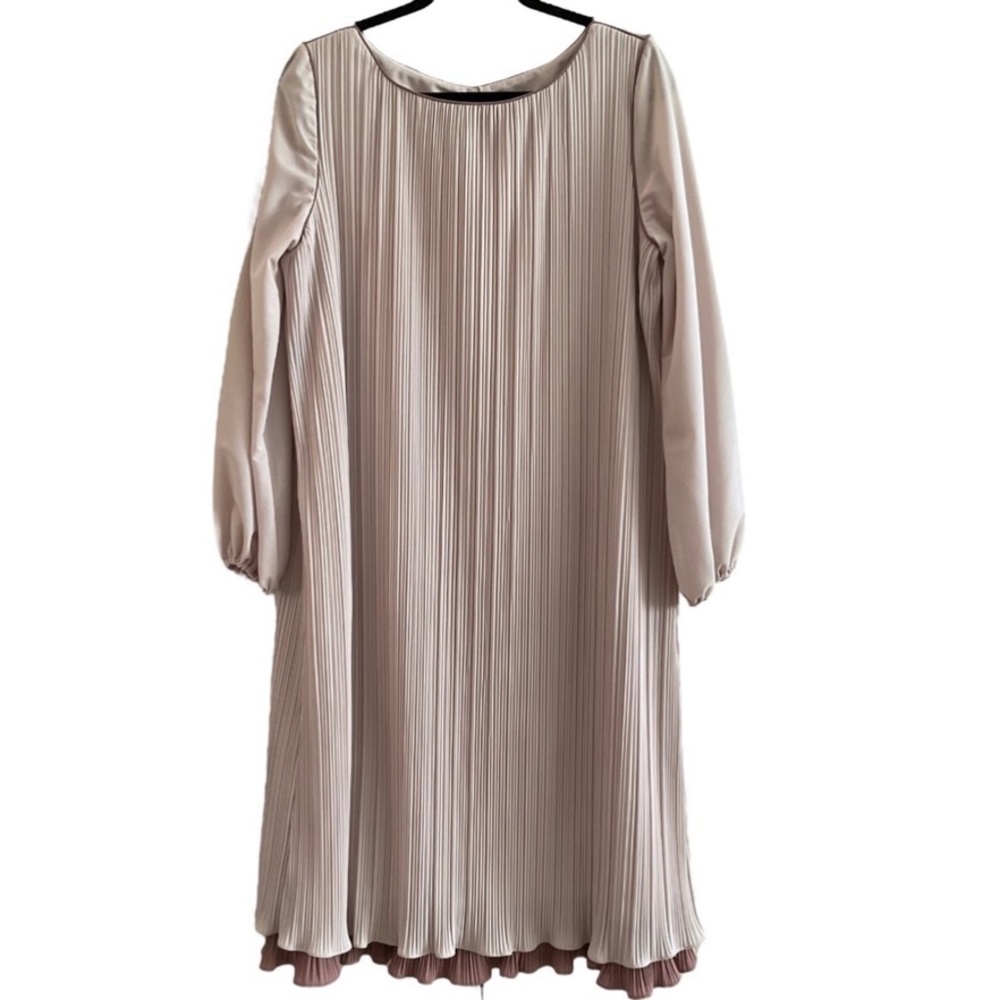 Vintage It’s A Lehigh 1970’s Long Sleeve Tan Pleated Dress size Large